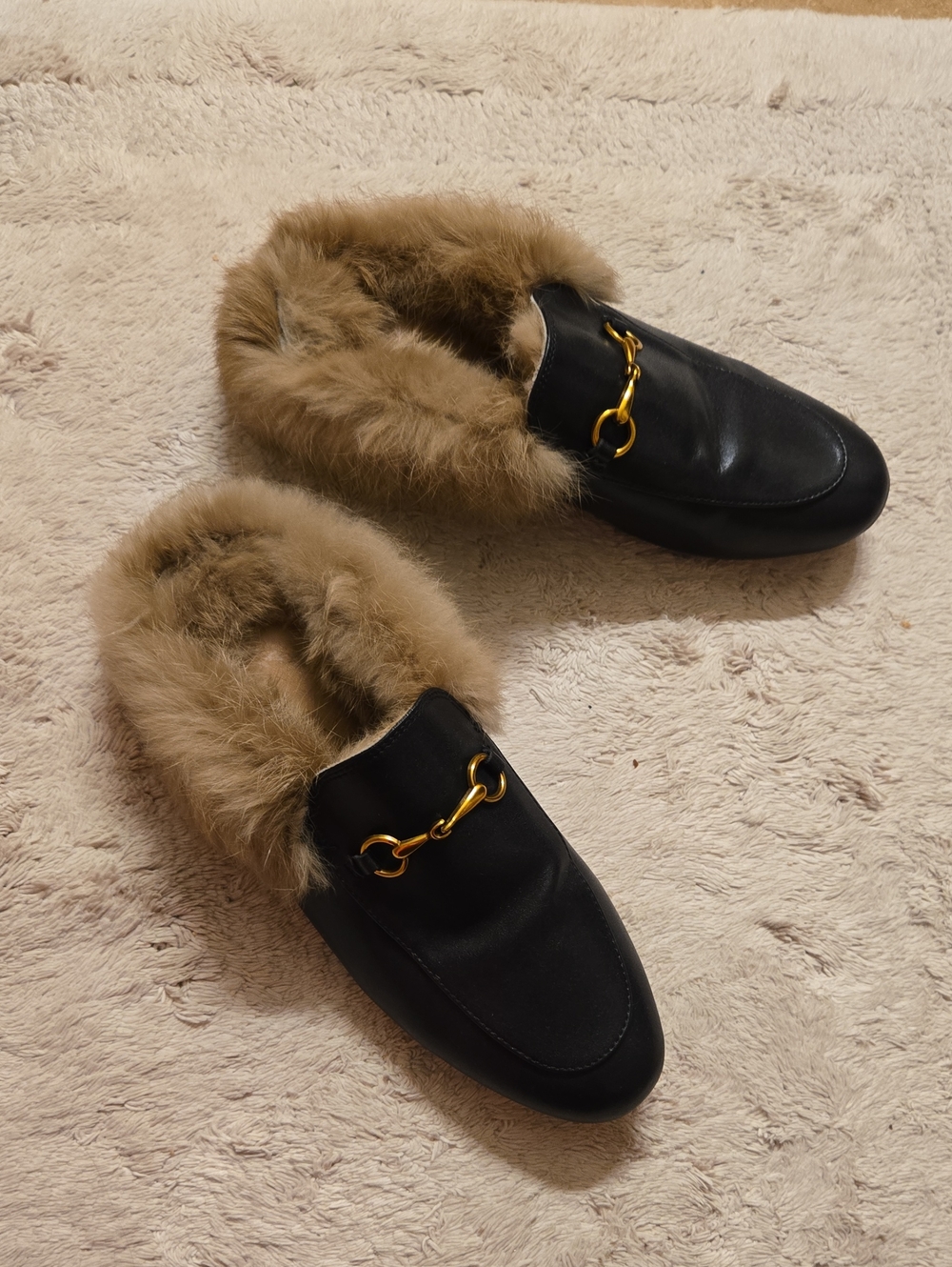 Looks Like Gucci Shoes Size 40=US 8-8,5